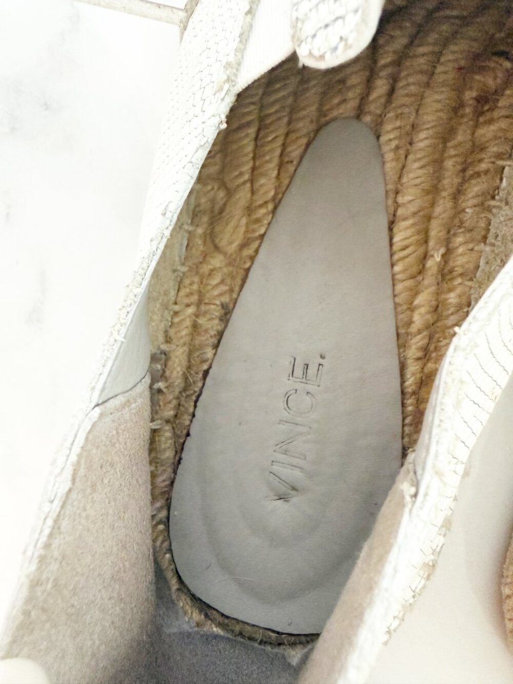 VINCE Robin Reptile Embossed Espadrille slip on leather Flat gray & white sz 8M - Picture 8 of 11